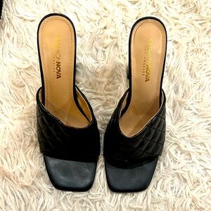 Fashion Nova black heels!